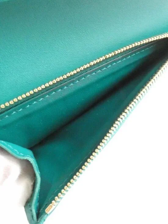 Louis Vuitton Taurillon LV Vertical CP Wallet - Picture 8 of 8